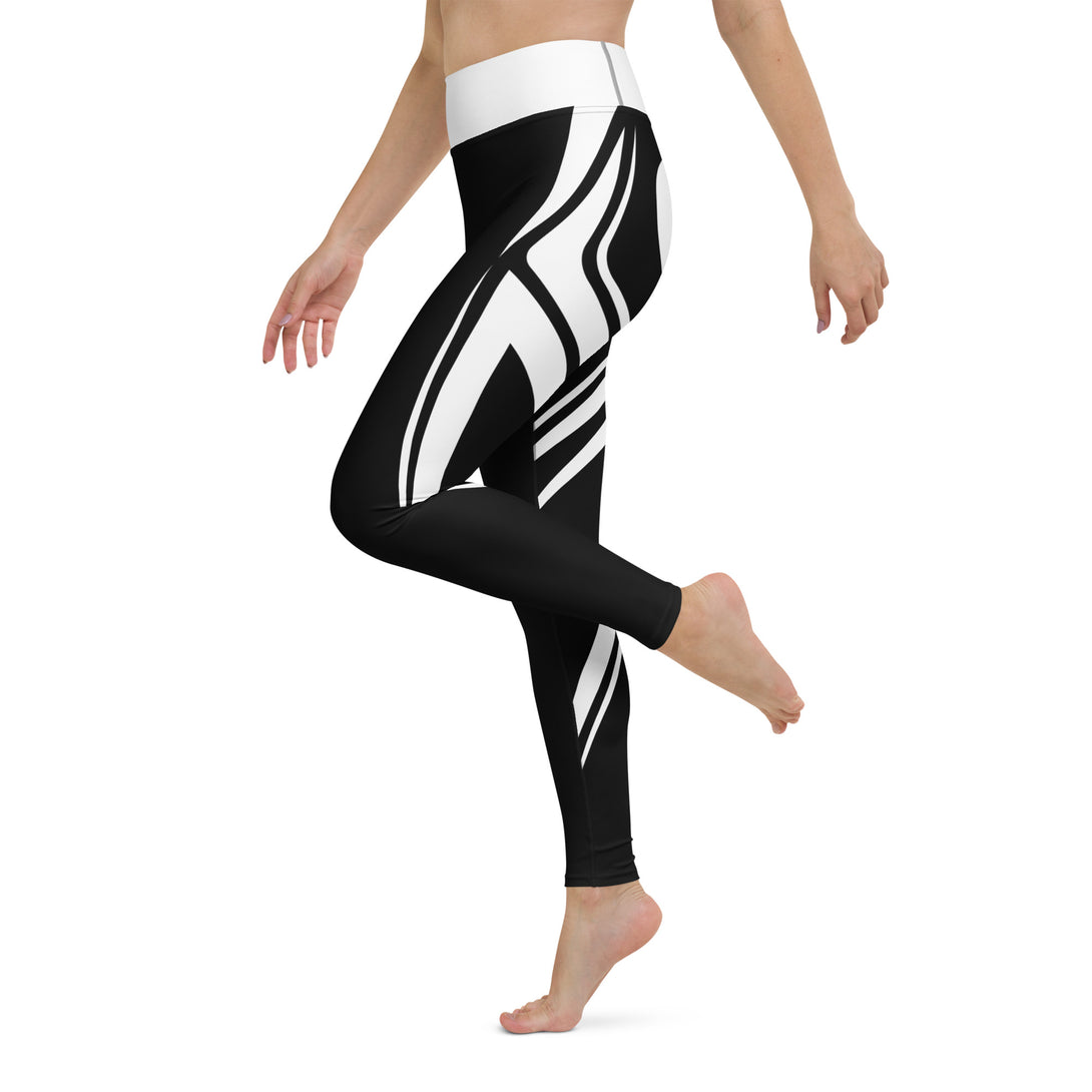 Heart Shaped Carve Black Yoga Leggings